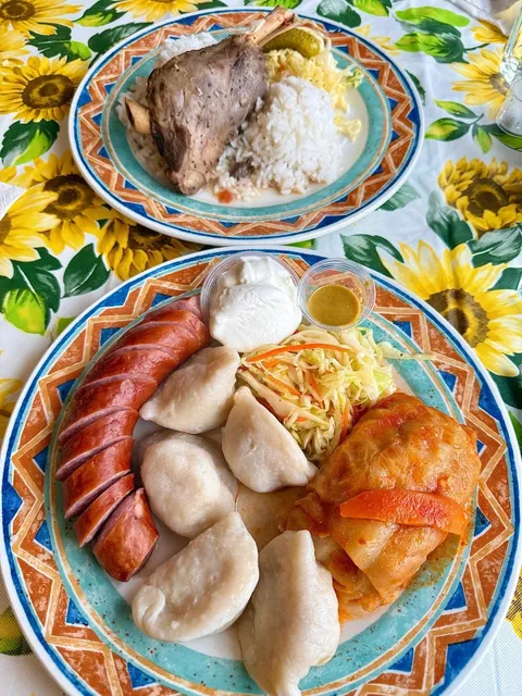 🇨🇦 Vancouver | A Taste of Ukraine at Ukrainian Village! 🇺🇦🍽️