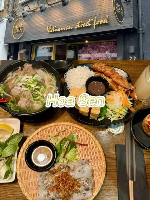 🇬🇧 The Best Vietnamese Food in London｜Hoa Sen 🍜🔥💯