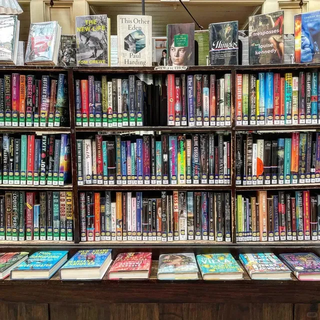 ✨ Welcome to the Providence Athenæum! 📚