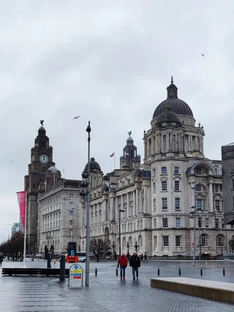 🇬🇧 Liverpool Day Trip Guide: Music, History & Football!