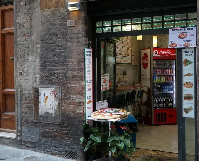 A Must-Try Multicultural Eatery in Siena