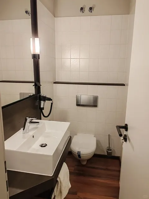 🇩🇪 Essen Hotel Gem: 4-Star Comfort Near Köln & Düsseldorf!