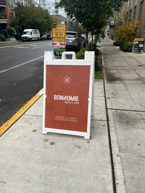 Seattle Cafe Hopping | Bonhomie Coffee Bar 