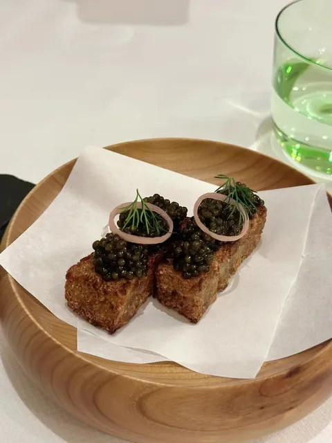 Parisian Elegance and Luxury at Restaurant ES