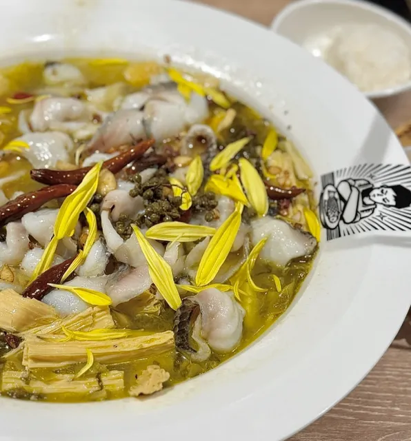  Boston |We had to wait an hour just for this sauerkraut fish