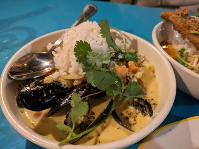 🌺🍹 Dinner Under the Fairy Lights!