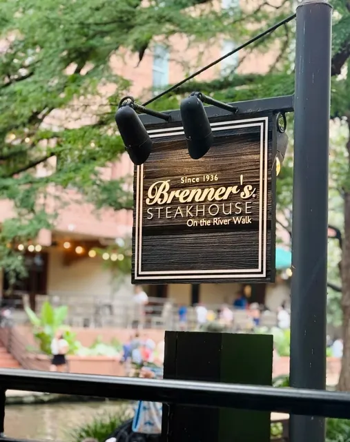 Skip the Hype, Try This Riverwalk Gem Instead! 🍽️✨
