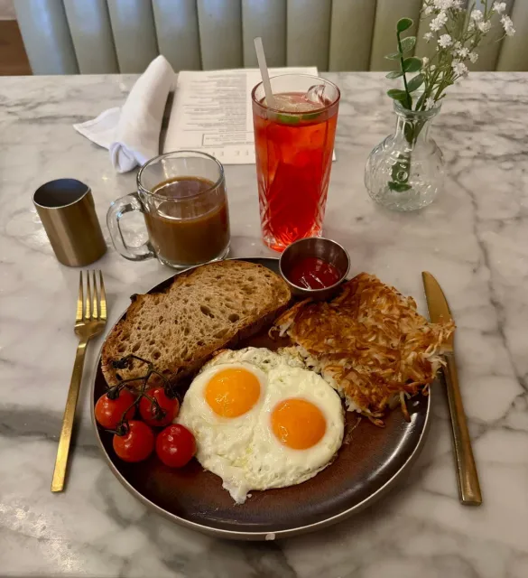 ☀️ A Fun & Laid-Back Cafe Full of SoCal Vibes! 🌴