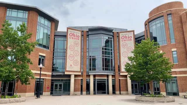 Columbus 🧱🍂: Red Brick and Slate Gray
