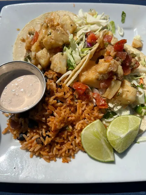 🐟 Boathouse at Hendry's Beach