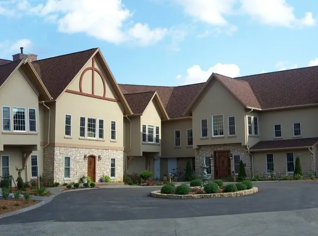 A Romantic Estate by the Mississippi River!