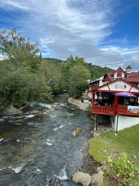 Near Atlanta 🇩🇪 You must visit Helen, the German-inspired town! ‼️🏟