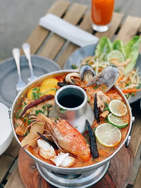 Bangkok Avenue: A Flavorful Journey with Mango Sticky Rice