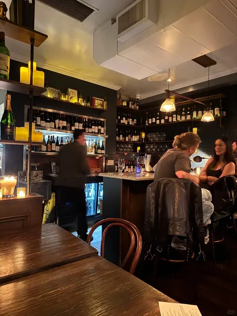 🌧️ Pecans & Warm Bread – A Cozy LA Rainy Night with Wine 🥖🍷