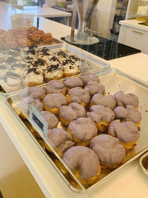 Food Discovery｜🌸 Cream Puffs That Heal the Mood 🧁💖