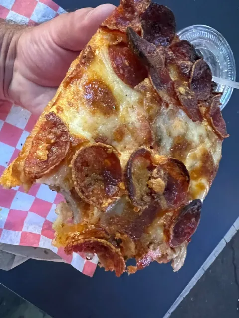 🍕 The Best Deep-Dish Pepperoni Pizza! 🏆