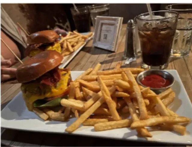 New York Must-Try Century-Old Restaurants 🍽️🌟