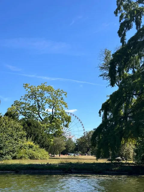 A Must-Do in Paris This Summer: Rowing in the Bois de Boulogne