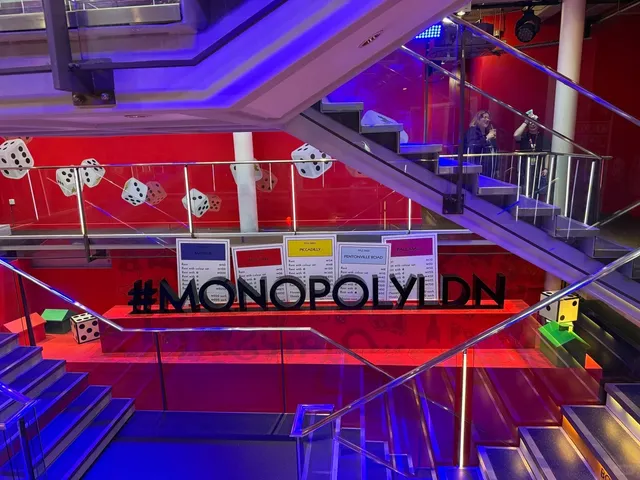 🔥 London Weekend｜Stepping Into a Real-Life MONOPOLY World!