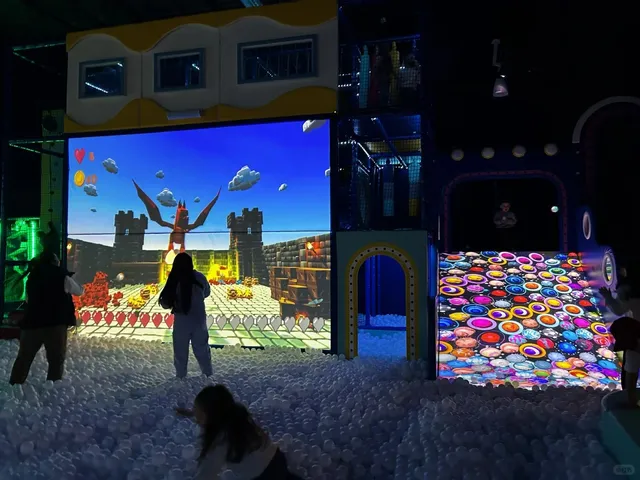 🇨🇦 ​​Glow Play Coquitlam: Rainy-Day Fun for Kids!​​ 🌧️🎪