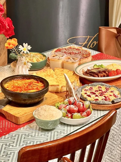 Two-Hour Wait for Chicago's Signature Deep Dish Pizza