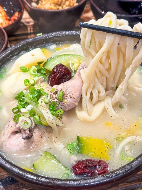 LA Ktown Favorite | Hangari Kalguksu 🥣✨