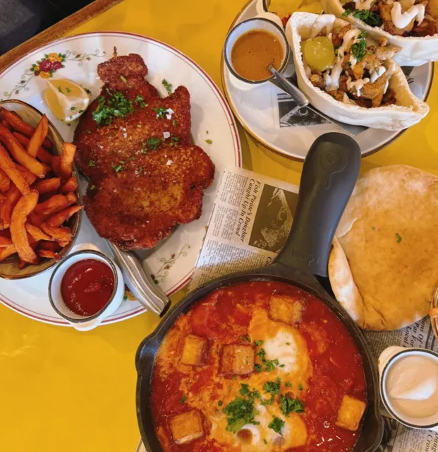 Experience at Israeli Chain Restaurant Cafe Landwer 🥘