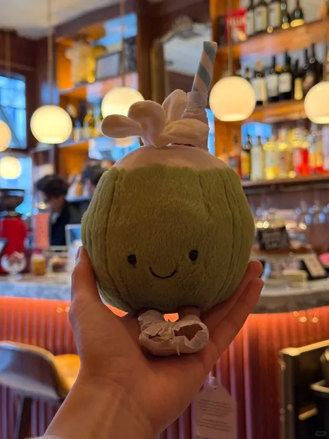 Velvety Pistachio Latge at Chelsea Cafe 💚