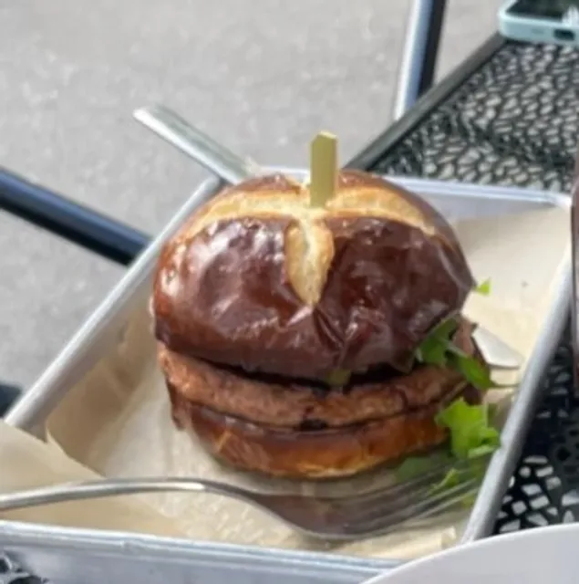 Fox & Fig Café | A Plant-Based Paradise in Savannah 🍔🍌☕