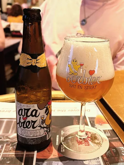 Belgium | A Centennial Pub with Over 400 Types of Beer