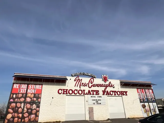 🇺🇸 Mrs. Cavanaugh Chocolate Factory 🍫✨