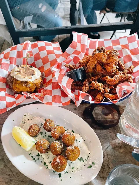 NYC's Most Decadent Mac & Cheese Burger! 🧀🍔