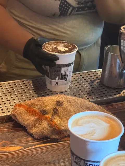 Chicago West Loop Retro Long‑Table Matcha Latte 🍵