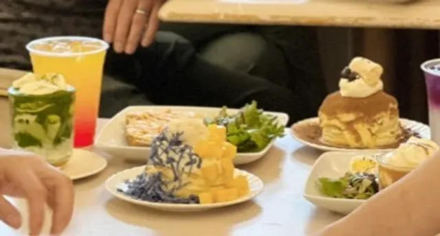 Thirty-six Cafe|Minneapolis' Light-as-Air Soufflé Pancake Destination