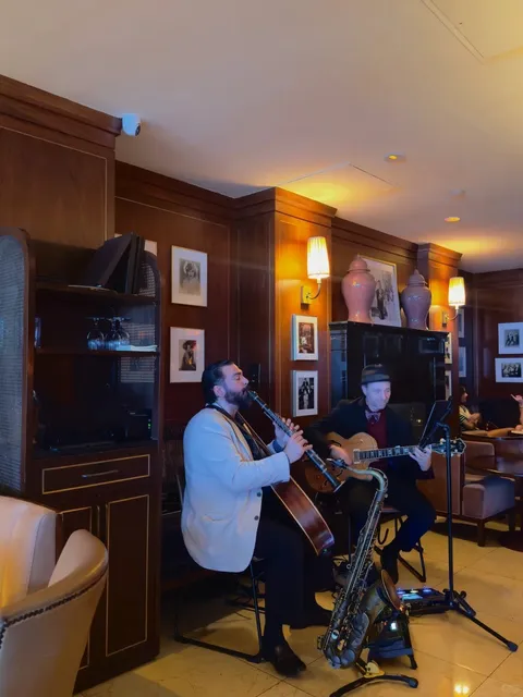 LA Hidden Gem: Sunset Tower Bar ✨🍸