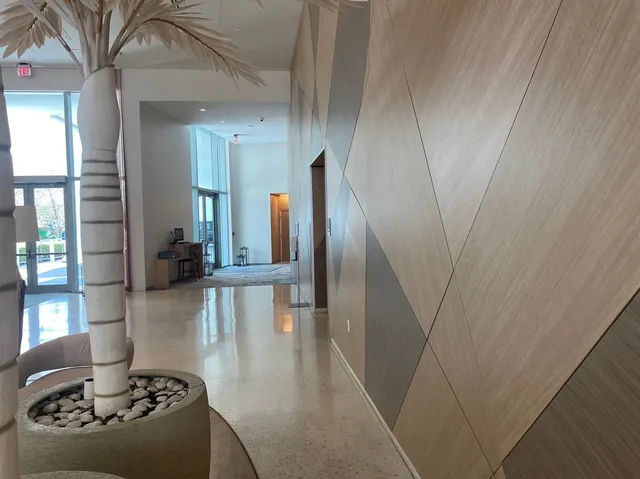 Top Hotel in Miami! 🏨