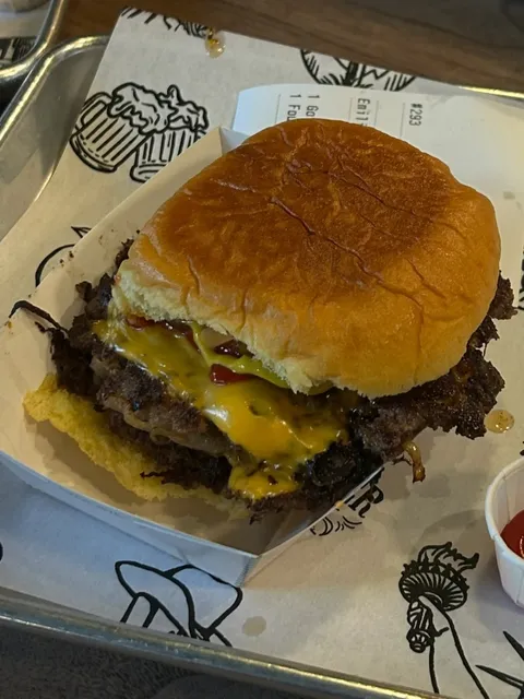 🍔 Classic NYC Smash Burger Spot | Gotham Burger Social Club