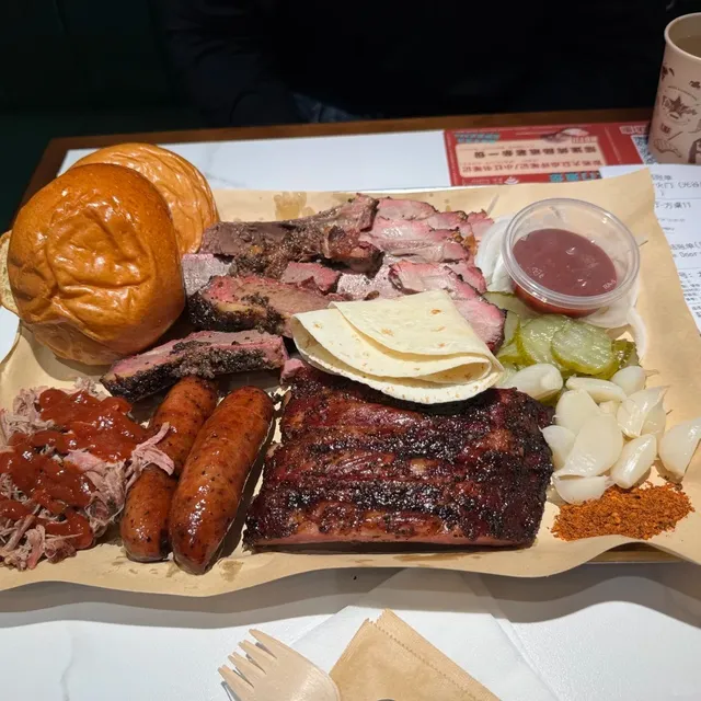 American BBQ: A Reality Check with Tropical Flair 🌴🌞