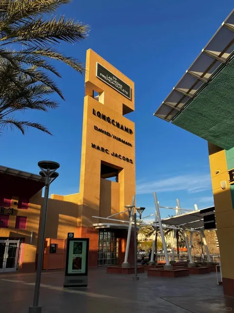 Must-Do Attractions in Las Vegas! 🎰✨