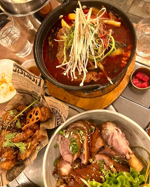 Paris 🇫🇷 Traditional Korean Cuisine at its Best! The Potato and Pork