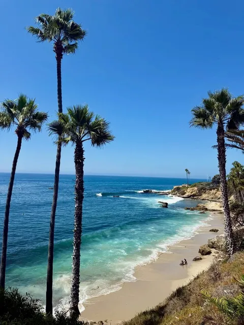 Took My Daughter to Laguna Beach—LA’s Most Beautiful Shoreline! 🌊👧