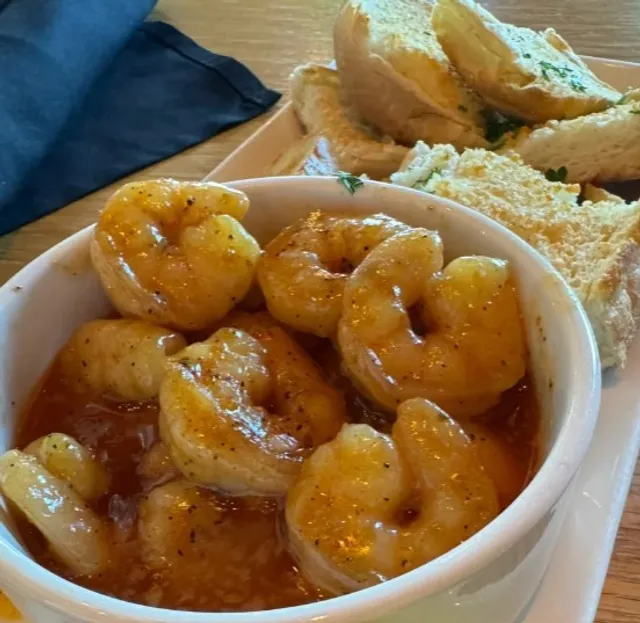 BJ's Restaurant & Brewhouse - Pittsburgh's Crowd-Pleasing Powerhouse! 