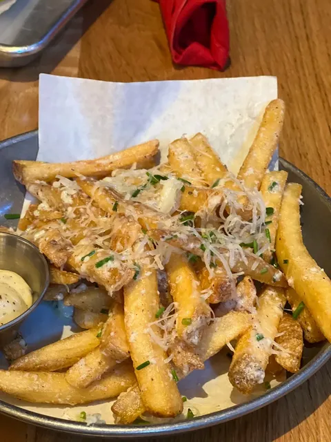 Gordon Ramsay Burger — Hell’s Kitchen in Chicago! 🍔