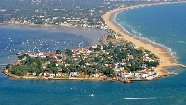 Sandbanks Beach Travel Guide | England's "Maldives"