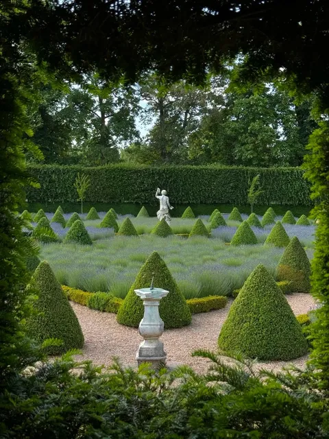 🇬🇧 Ham House: A 17th-Century Time Capsule by the Thames