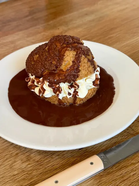 🇬🇧 ​​Brawn: A Sunny Mediterranean Escape in East London!​​ 🌿🍷