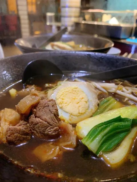 🇩🇪 Paderborn's BEST Braised Beef Noodles & Crispy Chicken! 🍜✨