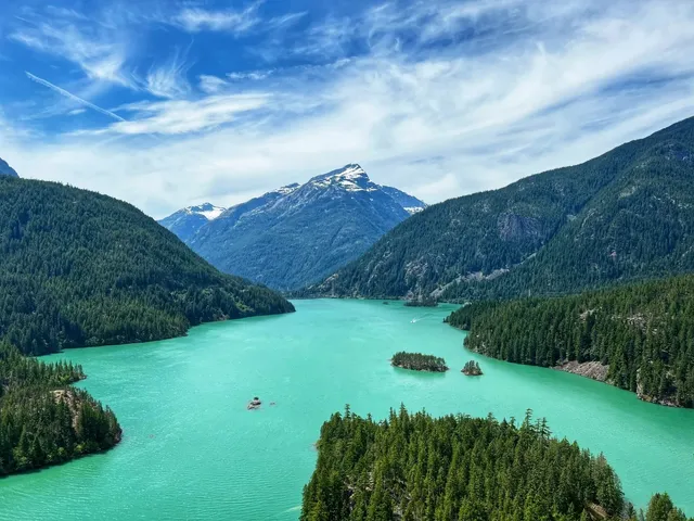 ​💙 Diablo Lake: Vancouver's Nearby Glacial Gem 
