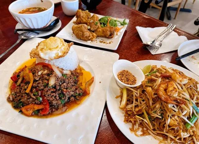 Edmonton | Authentic Thai Restaurant with Insane Desserts