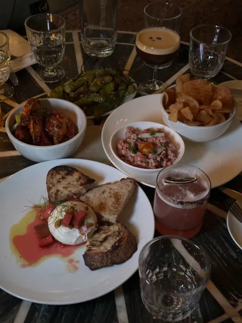 Bar Room at the Beekman 🍽️